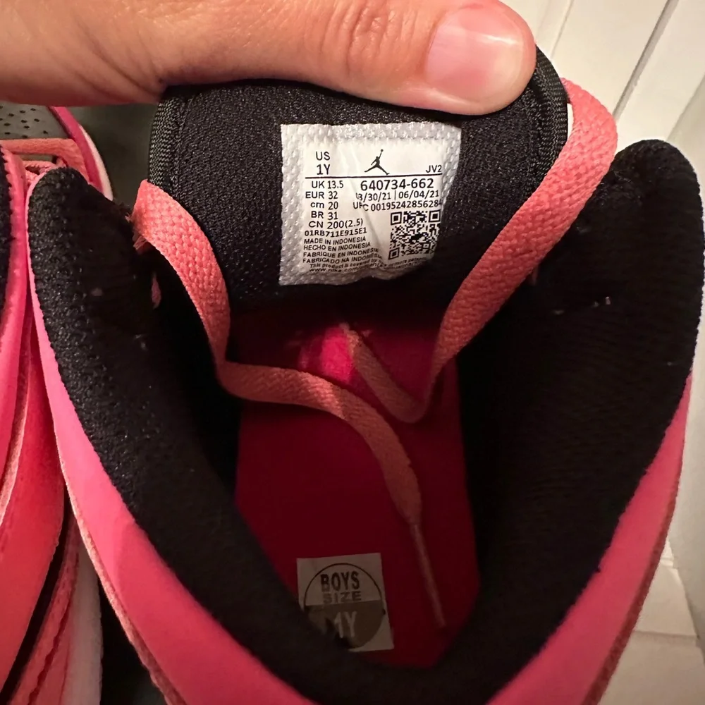 New, Jordan 1 Mid PS Coral Chalk/ Pinksicle 1Y - Picture 7 of 7